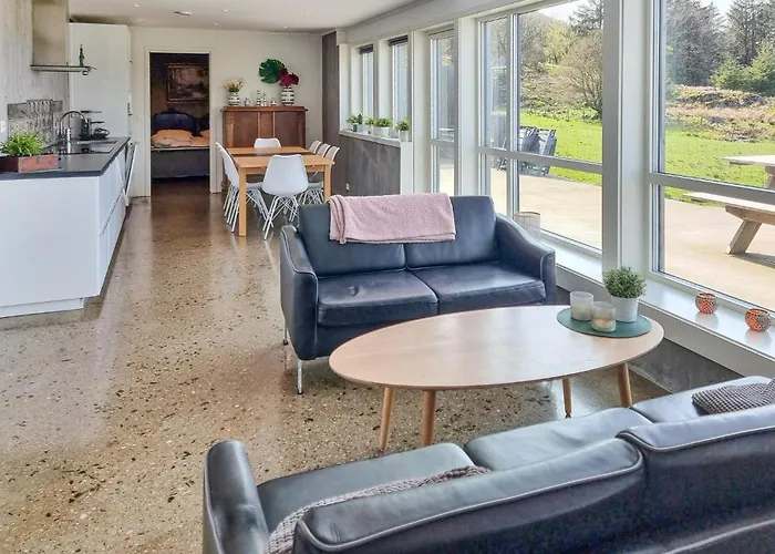 3 Bedroom Lovely In Vanse